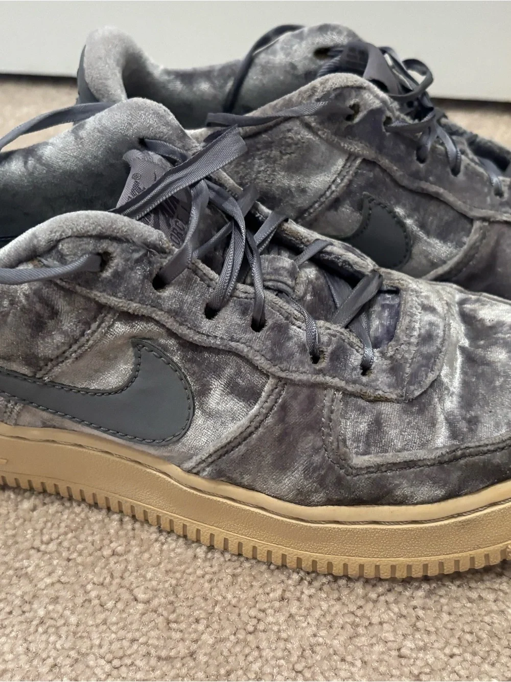 Nike Air Force 1 Women’s Size 6 Crushed Velvet Low-Top Sneakers Dark Sky Blue